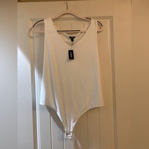 NWT Body Contour Compression Silky V-Neck
Thong Bodysuit in White - Size XL
